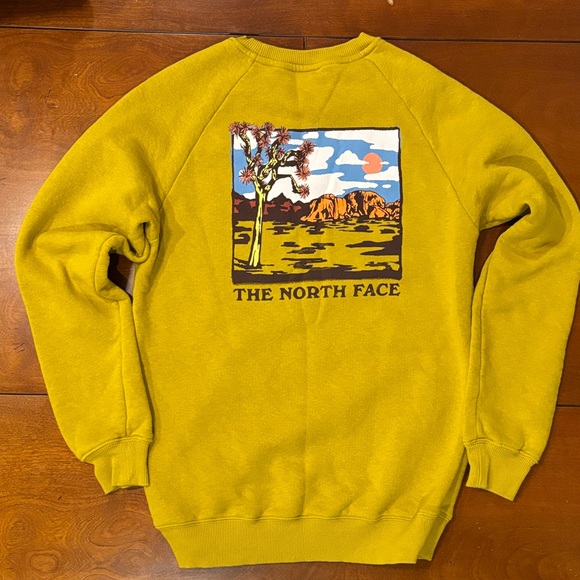 The North Face Golden Sweatshirt with Scenic Graphic.  NWOT - Picture 5 of 9